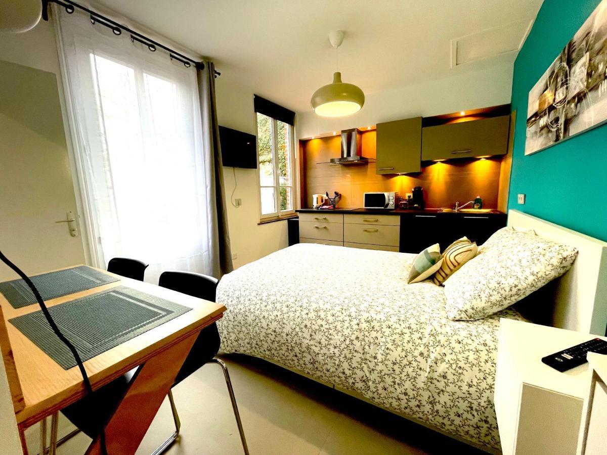 Adam A Part Apartment *