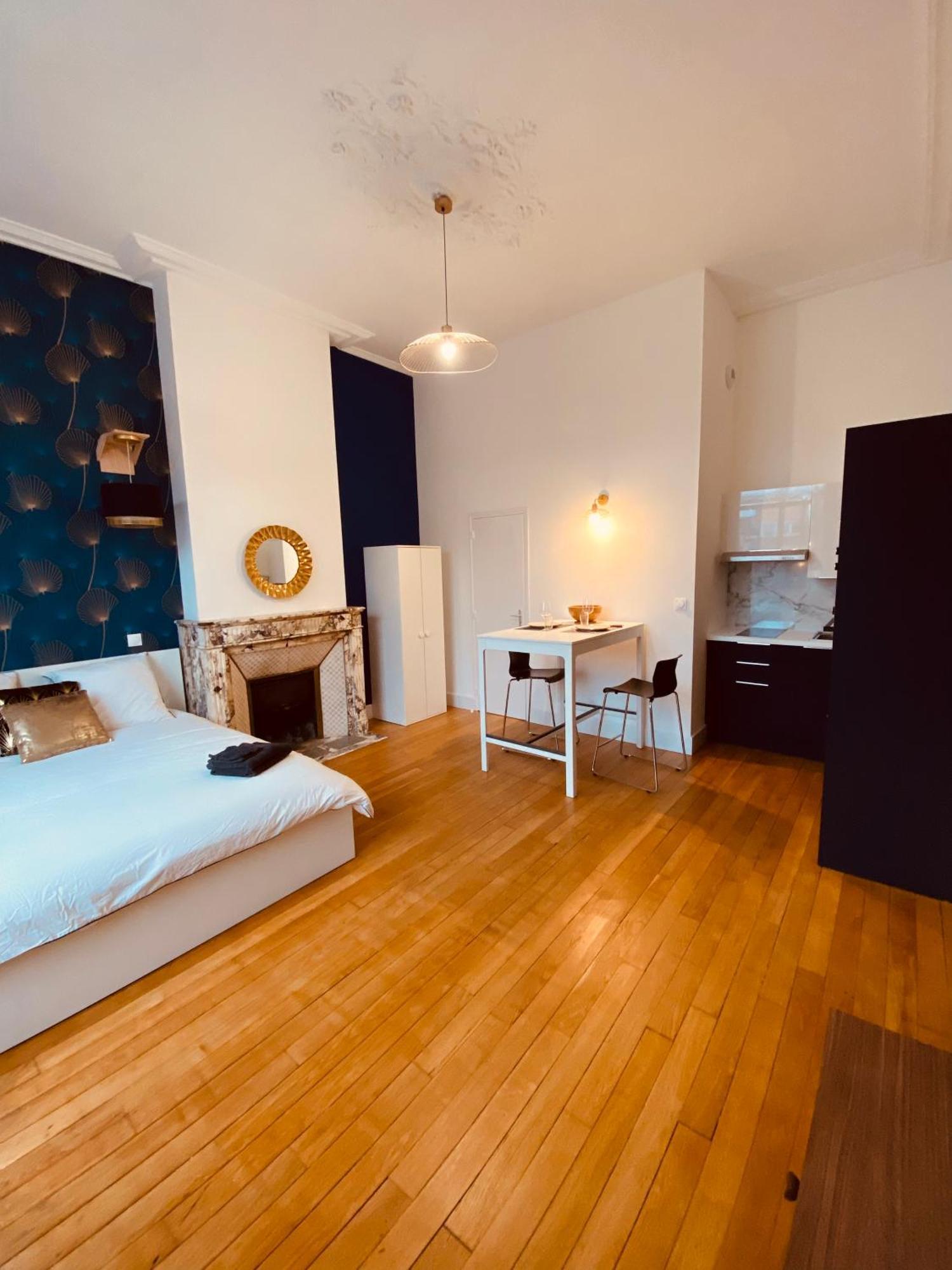 Adam A Part Apartment Valenciennes